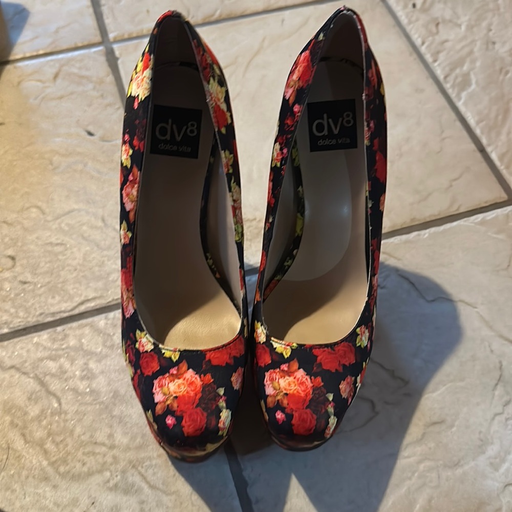 Dolce vita floral platform heels